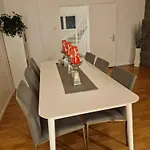 Habitación en casa particular Aadarsh Rom3, 10 Min Fra Oslo Airport Gjerdrum